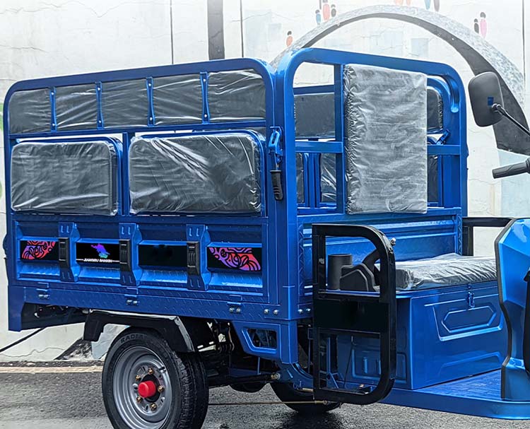 Electric Cargo tricycle 02